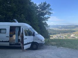 Mercedes Camper Van - Bereit für Abenteuer