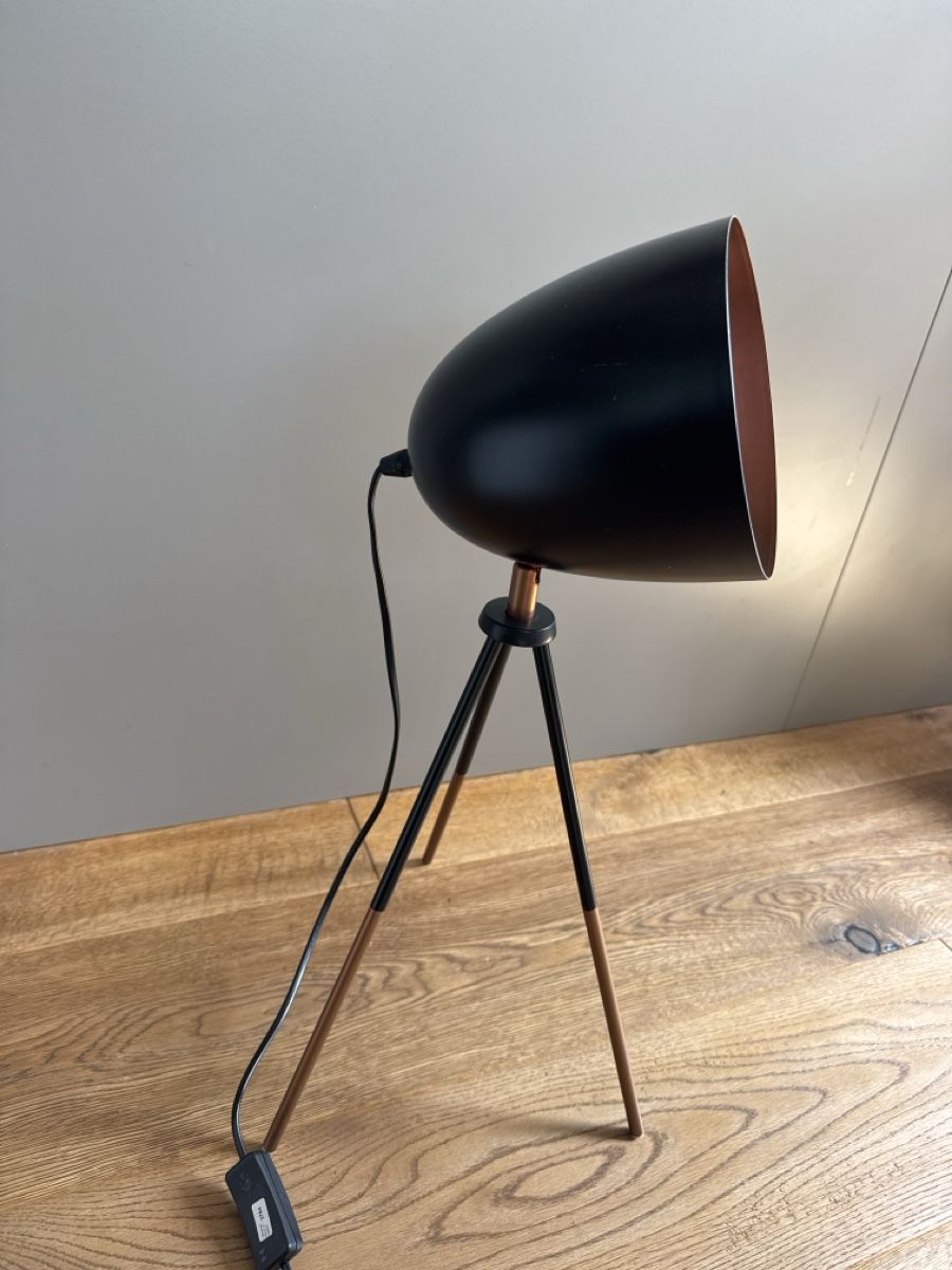 Lampade: Kleine Stehlampe – Usato da Heimberg venduto da eme_c2bs 1