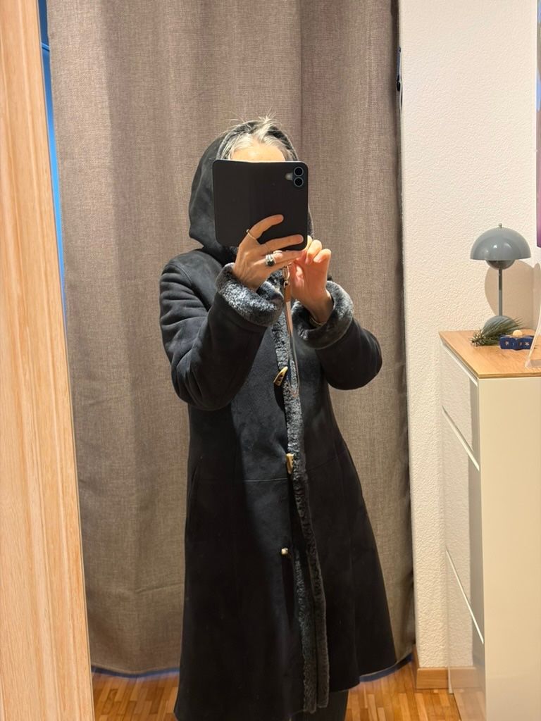 Cappotti: Manteau peau agneau – Usato da Binz venduto da Doduc 2