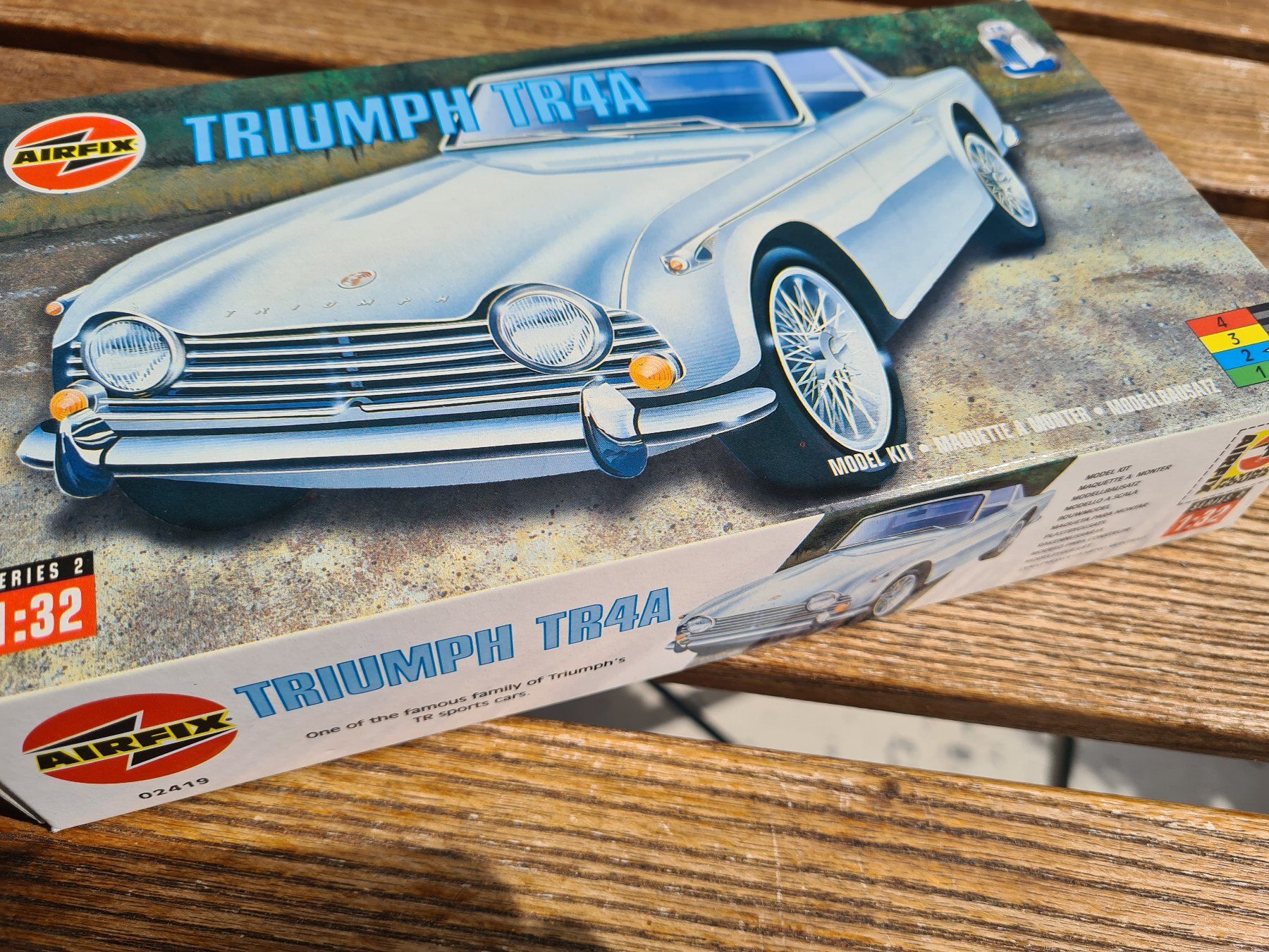Triumph Modellini d'auto: AIRFIX 32 SCALE Triumph TR4A – Usato da Basel venduto da Solarbebop