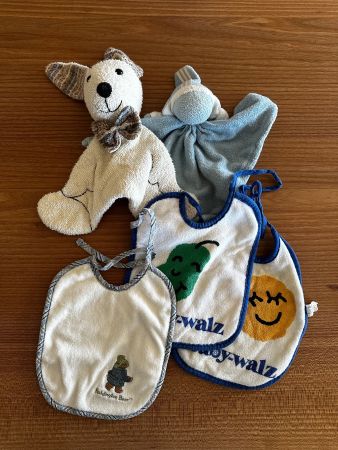 Baby Lätzchen und Spielzeug Set