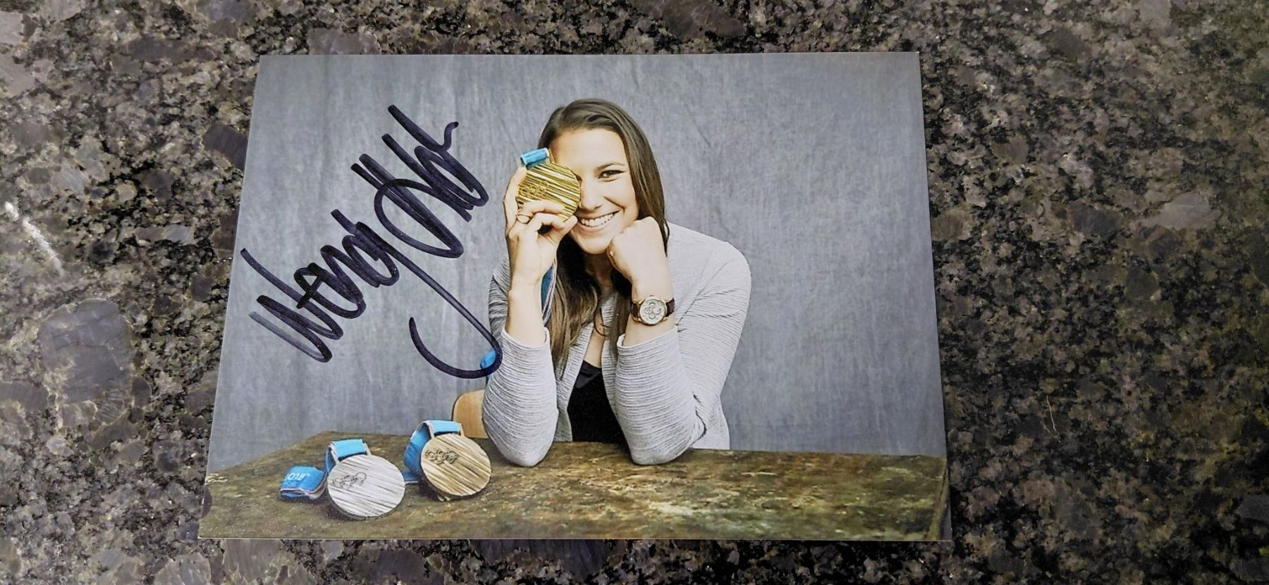 Autografi: Autogramm Wendy Holdener – Usato da Schmerikon venduto da Olympia04