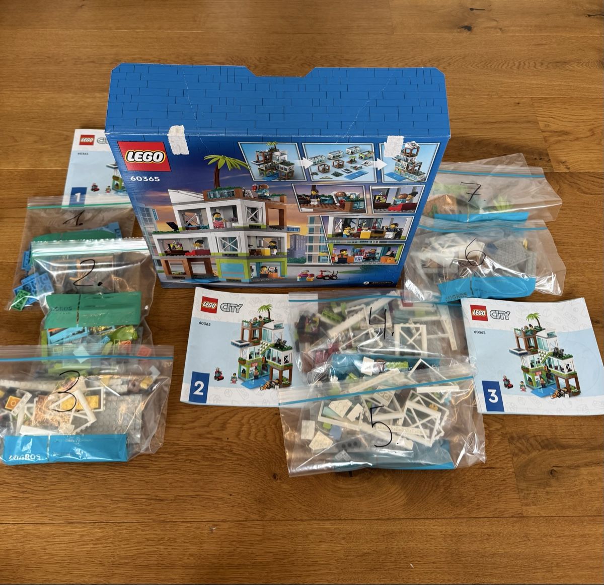 Lego Kit di costruzioni: Lego Appartementhaus 60563 – Usato da Härkingen venduto da Muelli7 4