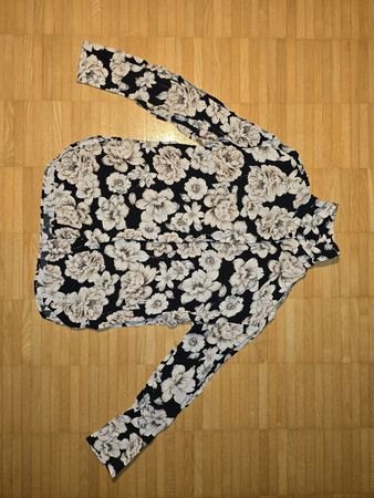 Schicke Bluse mit Blumenmuster, Grösse XS, ungetragen