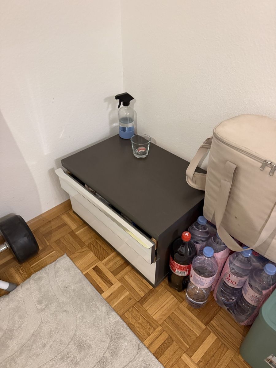 Schränke: GRATIS Kleiderschrank + Nachtkästchen – Gebraucht aus Spreitenbach von daorsaba 1