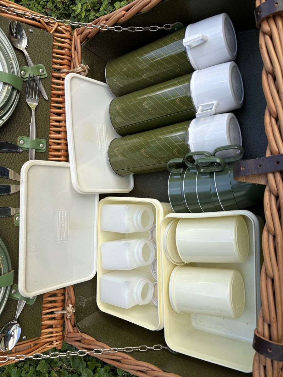 Geschirrsets: Picknickkorb – Neu (gemäss Beschreibung) aus Zürich von Blumen027 3