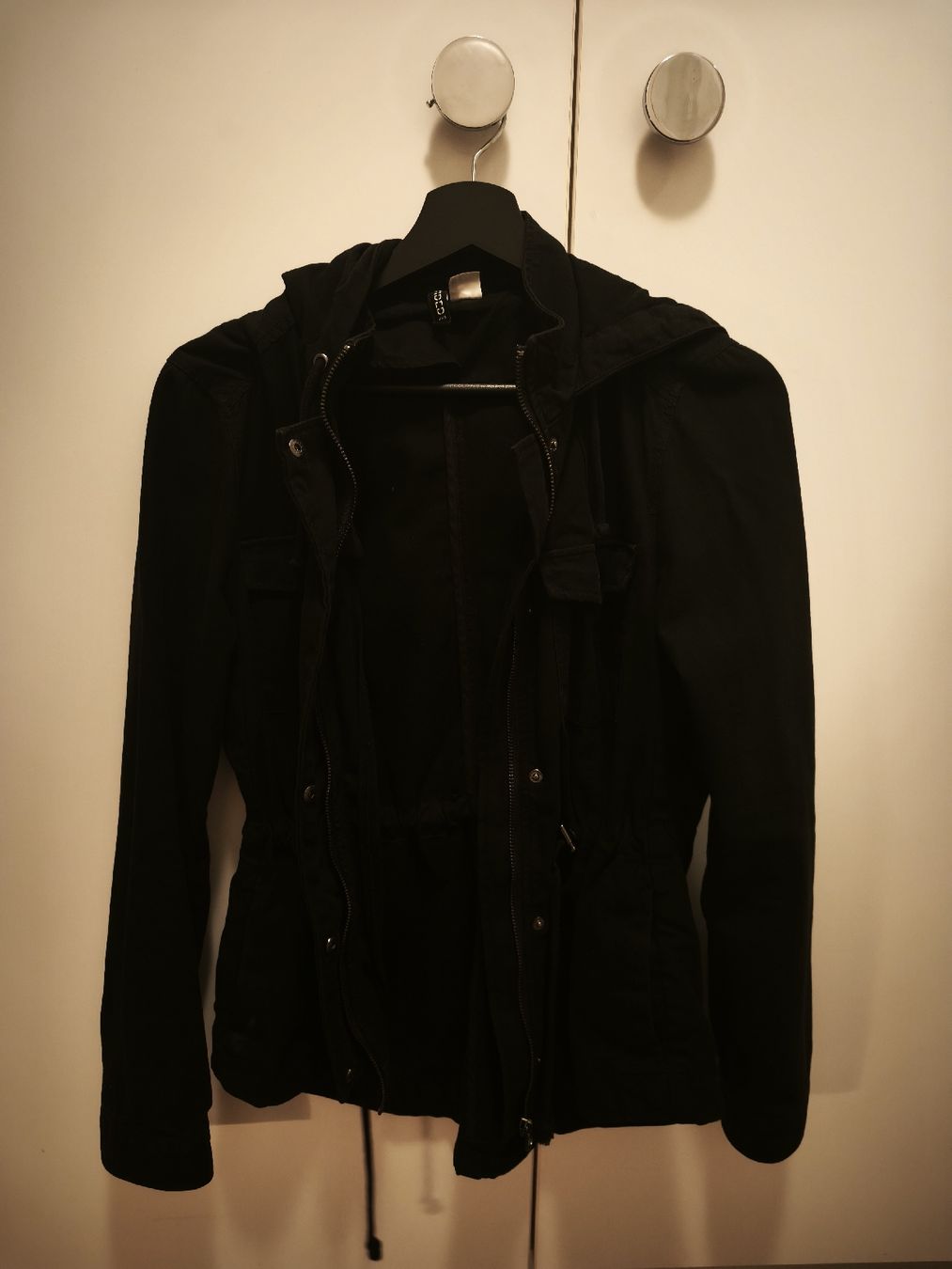 H&M Giacche: schwarze leichte Jacke Gr. 38 – Nuovo (secondo la descrizione) da Untersiggenthal venduto da iknisleh