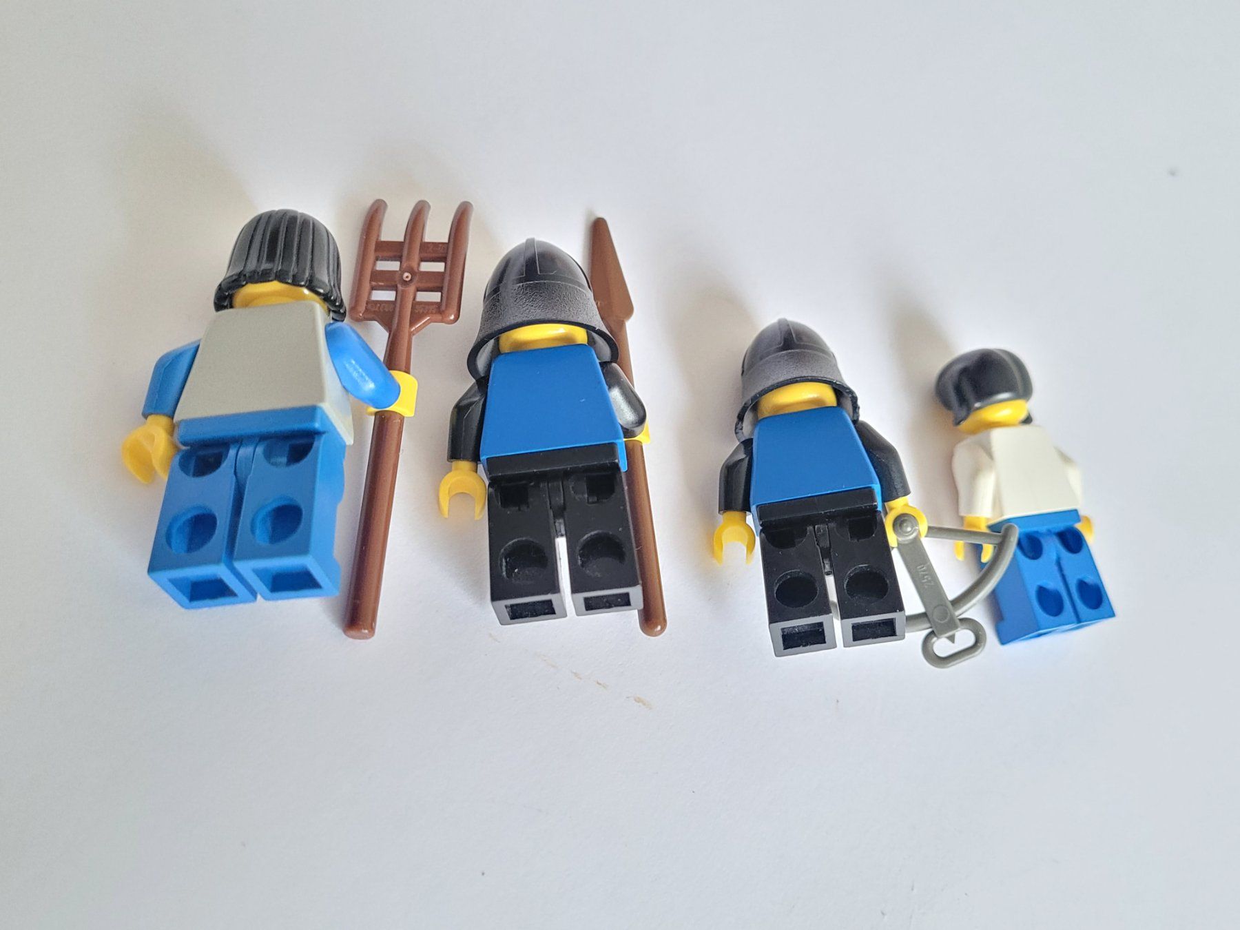 Lego Kit di costruzioni: 4 Lego Castle ritter figuren – Usato da La Tour-de-Peilz venduto da estelle69 2