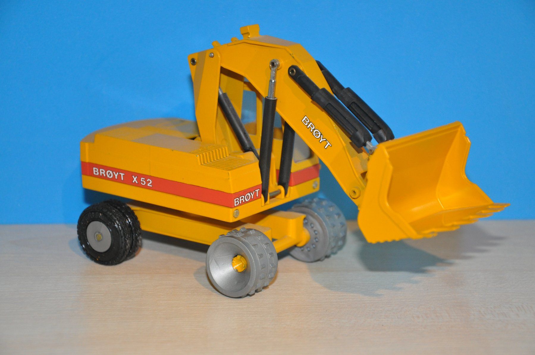 Kit di modellismo & Modellini statici: BROYT X 52 Mobilbagger – Usato da Mitlödi venduto da worker04 3