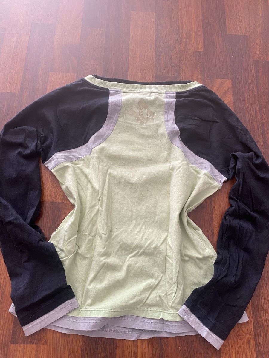 Nike Blouses, T-shirts & Tops: Y2k Nike tight longsleeve top – D'occasion à Holderbank AG par leooo.sie 1