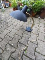 Amba Lampe im Schrumpflackdesign. Unrestauriert. 50,60er Jah