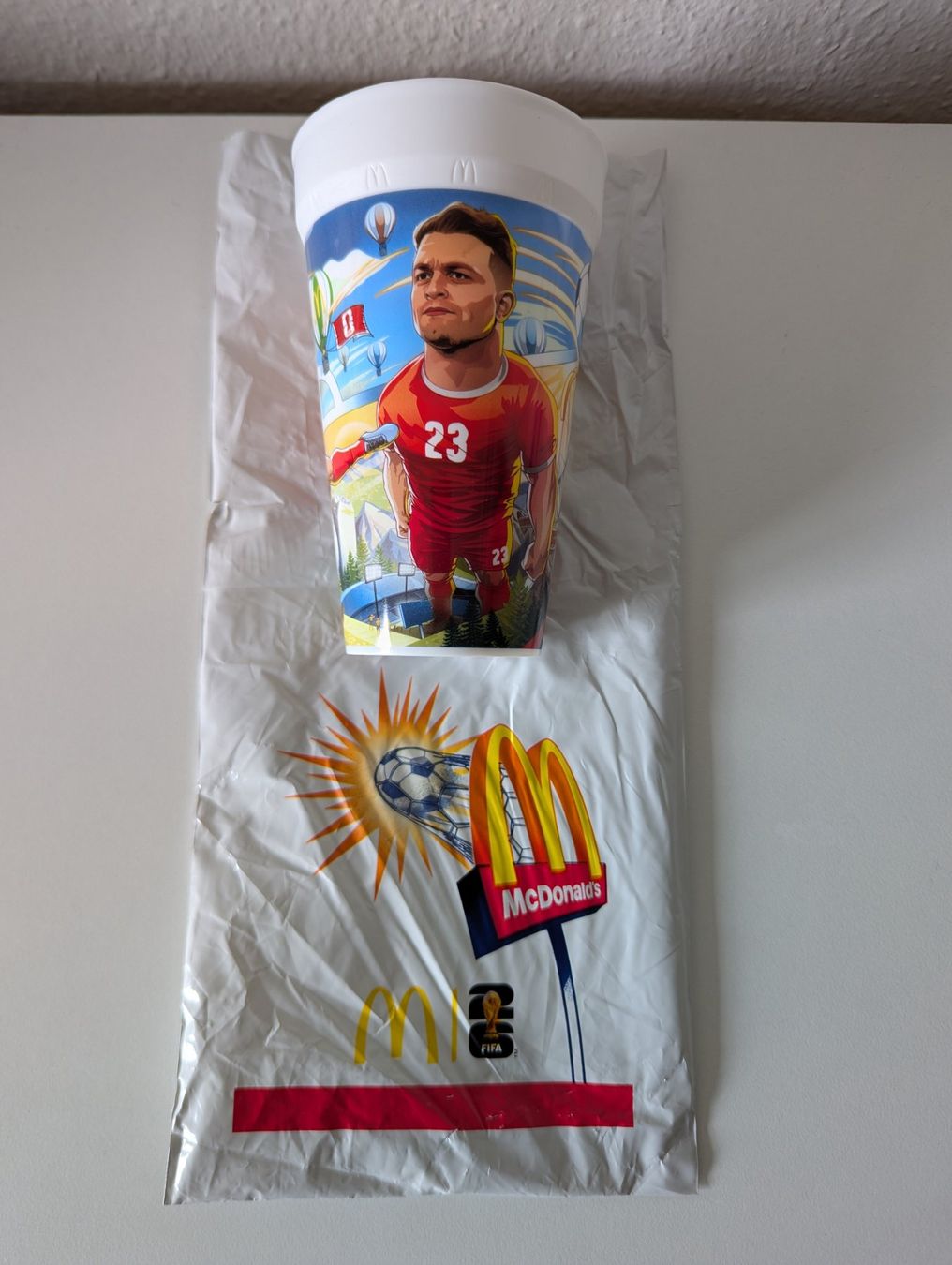 Contenitori & Simili: McDonalds FIFA WM Becher World Cup – Nuovo (secondo la descrizione) da Zürich venduto da eflohmi
