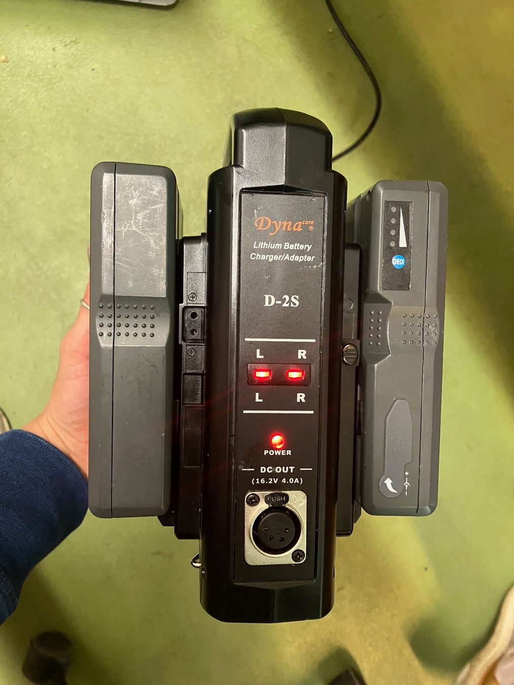 Batterie: Beillen V-Mount 2x Akkus + Ladegerät – Usato da Zürich venduto da EllaHa 1