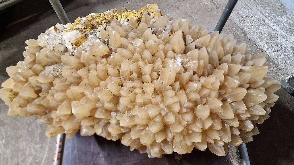 Minerali & Pietre curative: Calcit-Kristallstufe – Usato da Blumenstein venduto da olka007 1