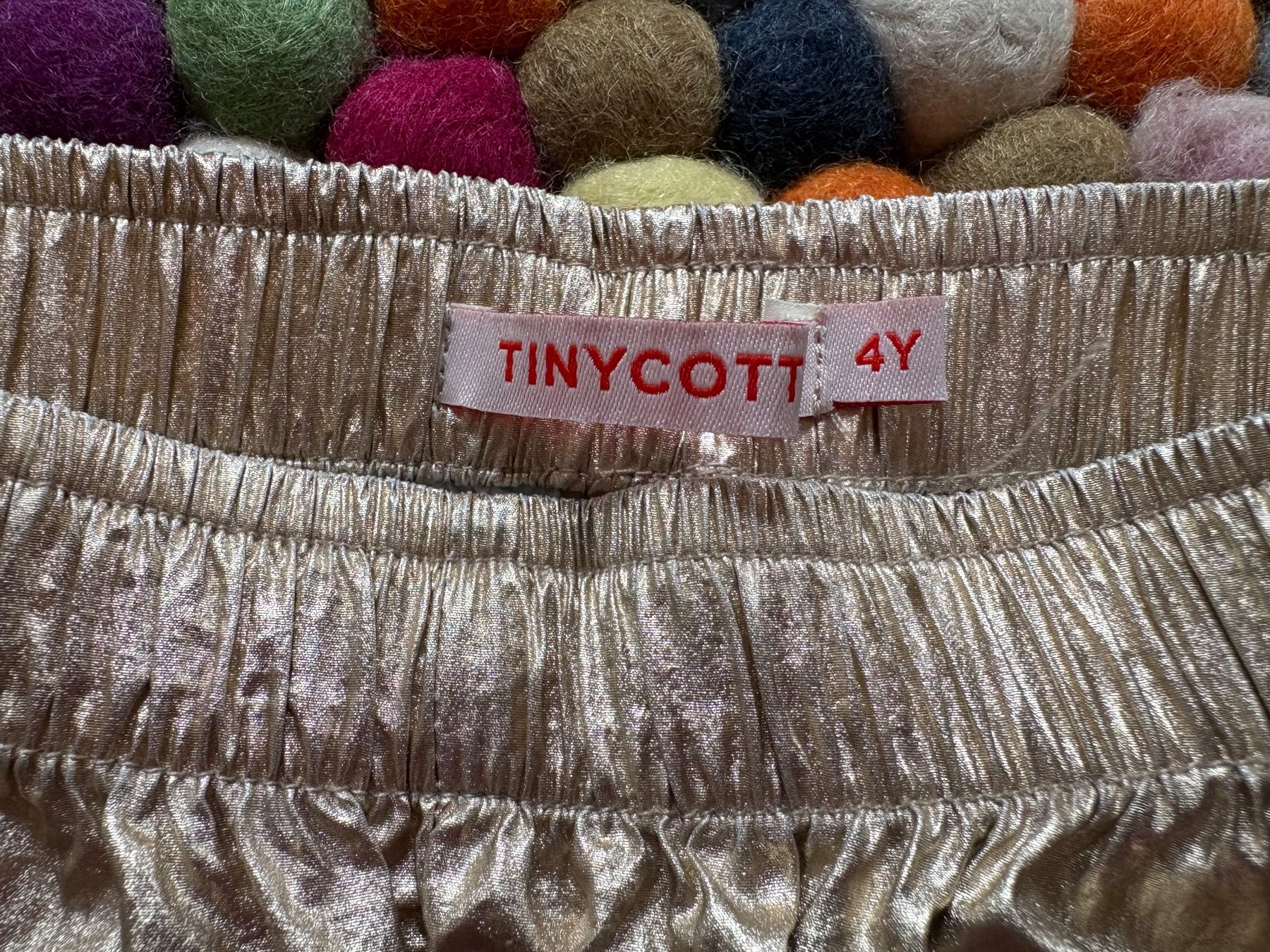 Tinycottons Pantalons: Tiny cottons goldene Shorts 104 – D'occasion à Winterthur par kiwimel 2