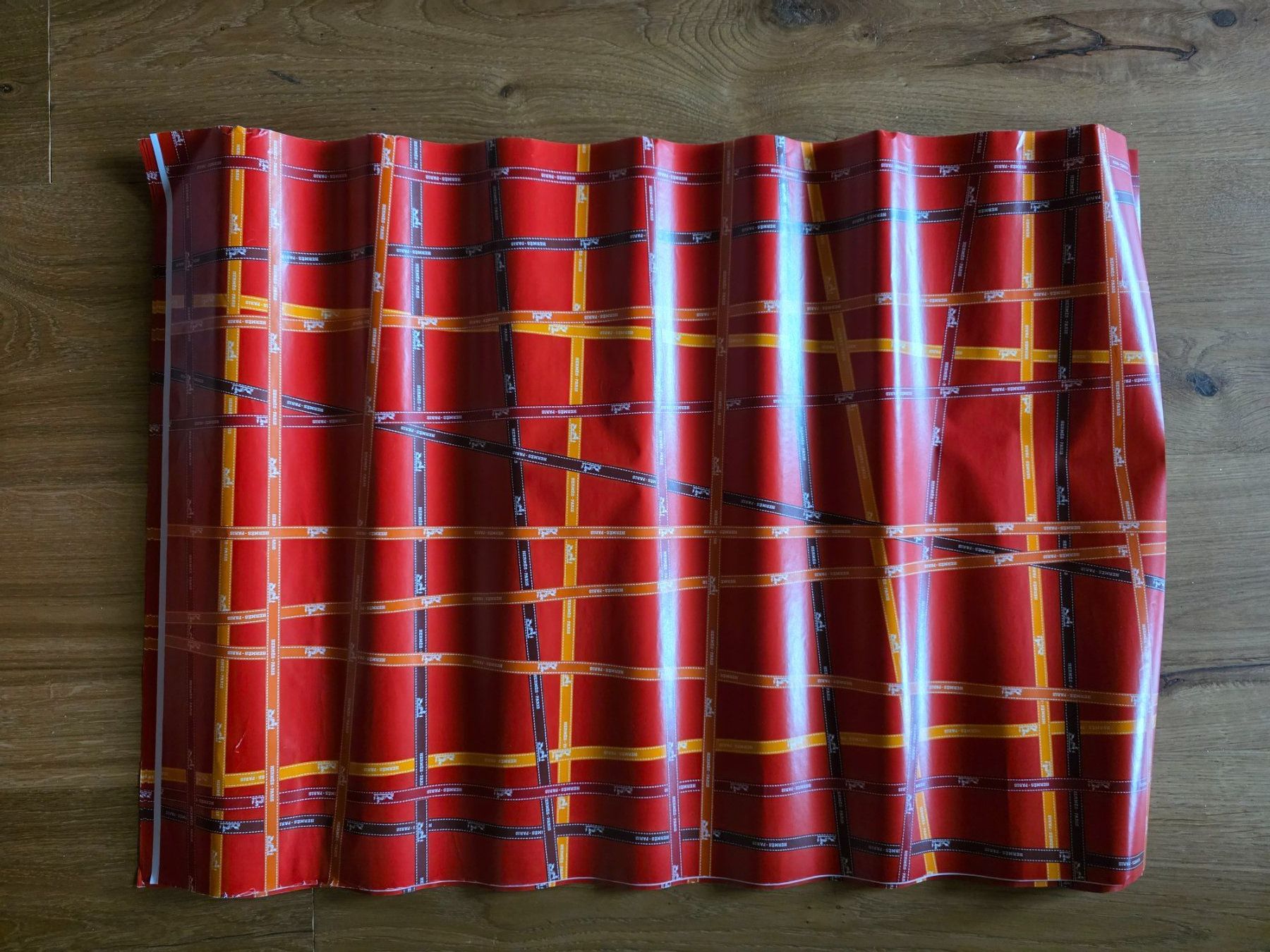 Carta: 3  Bogen Hermès Pack Papier Geschenkpapier – Usato da Walterswil BE venduto da Lonitti 1