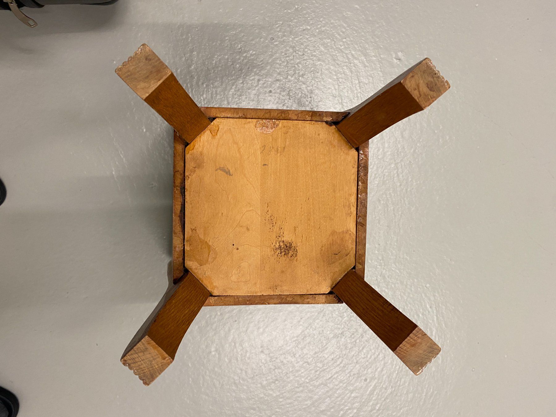 Altro per la casa: Holz-Blumenständer mit Kastanien-Motiv – Usato da Unterterzen venduto da bac_287t 8