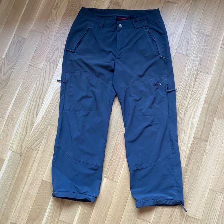Mammut Hosen Grösse 50 defekt mit Beschädigungen