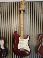 Elektrische Gitarre Fender Stratocaster rot-metallic