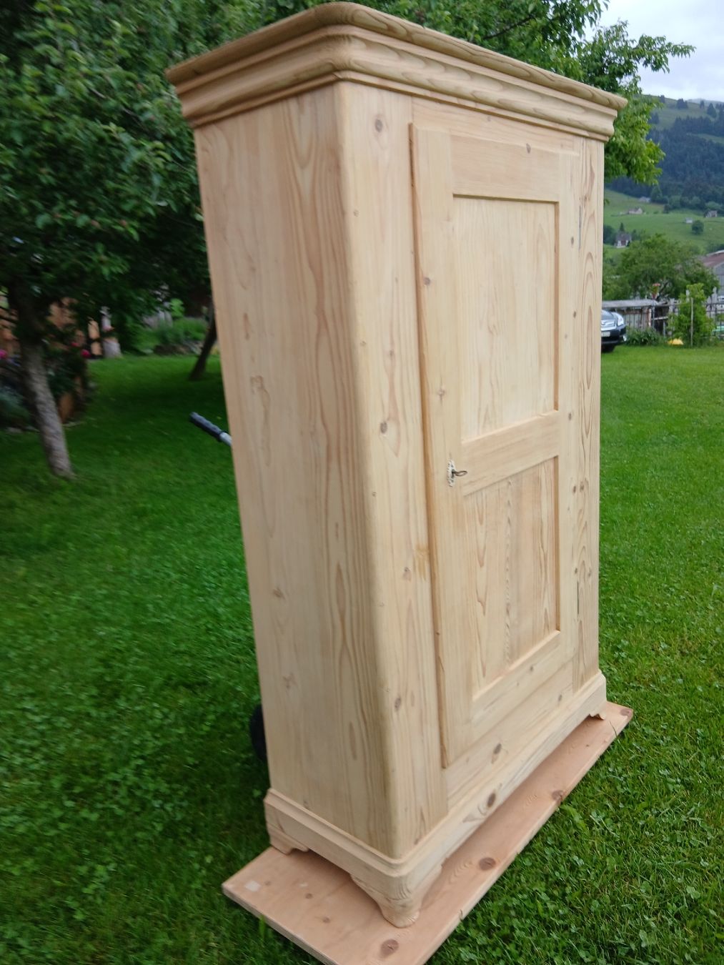 Armadi: 1 Türiger Tannenschrank restauriert – Usato da Nesslau venduto da Jakobi01 3
