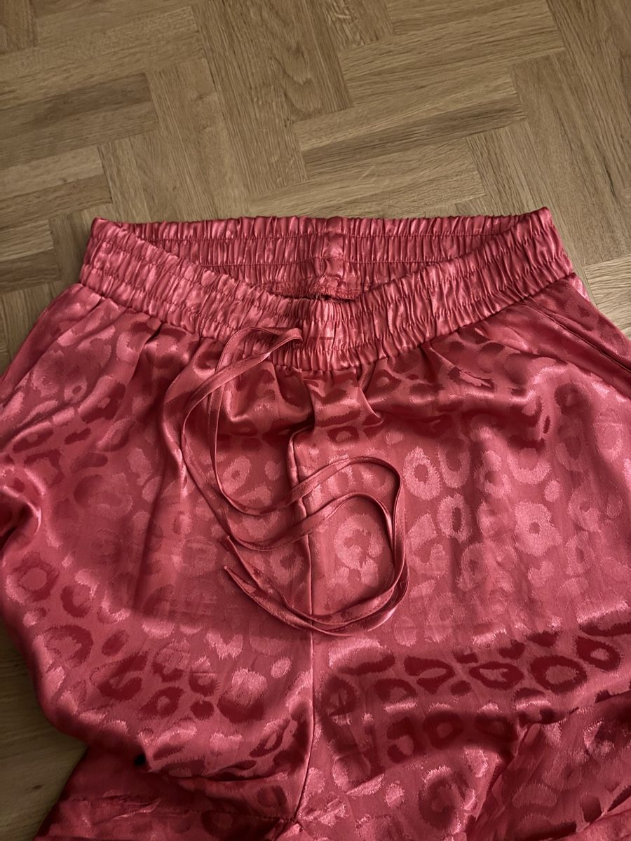 Lots de vêtements: Pink Leopard Freizeit Set, Grösse XL, passt such einer M! – Neuf (Voir description) à Arbon par Viktoriaa 1