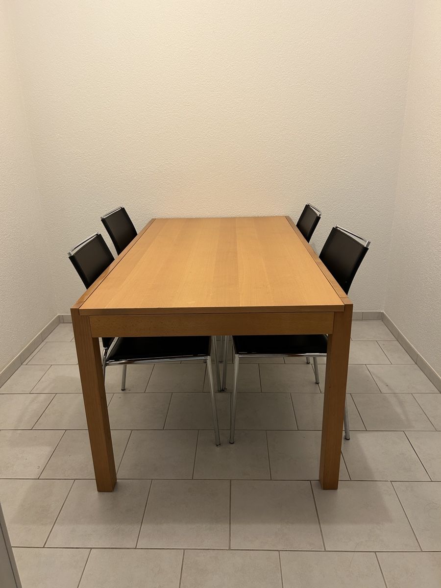 Tables: Tisch ohne Stühle – D'occasion à Zürich par wan_2r7v 1