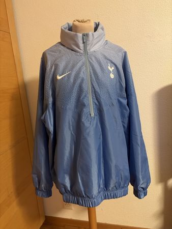 Veste Nike Tottenham bleu clair taille L état neuf