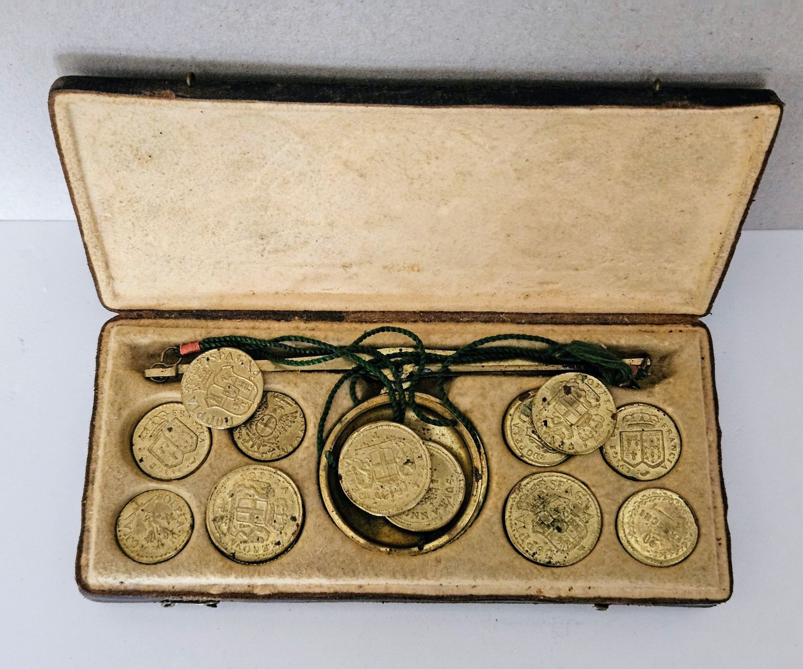 Sculture & Statue: Münzwaage um 1800 – Usato da Lugano venduto da Numisartes