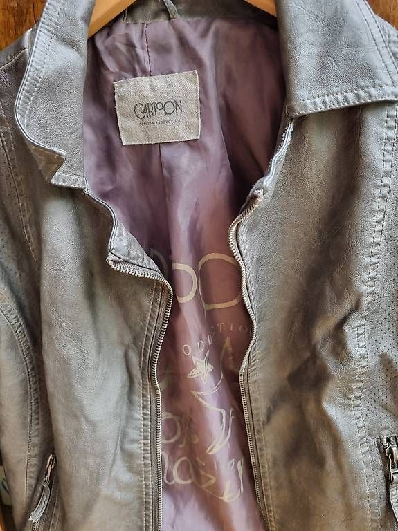 Vestes: Kunstlederjacke Grösse 40 – D'occasion à Witterswil par Katja...
