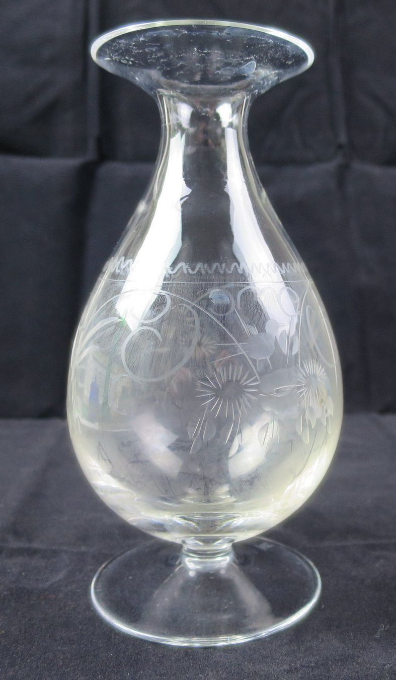 Vasen & Gefässe: Glas Vase, graviert, ca. 16 x 7,5 cm – Gebraucht aus Zürich von 1.Simon 4