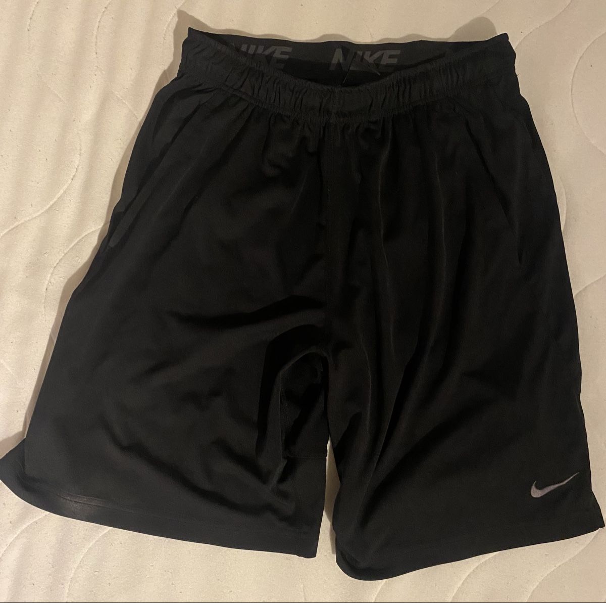 Nike Pantalons: Nike Trainingsshort  – D'occasion à Mumpf par Nico_207