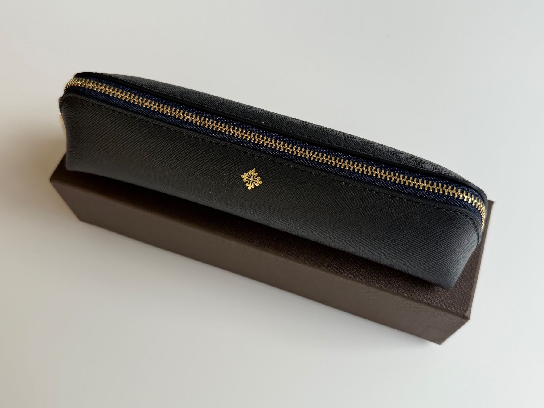 Patek Philippe Scatole porta orologi: Patek Philippe Etui, Federmäppchen / Kosmetiktasche mit Box – Nuovo (secondo la descrizione) da Luzern venduto da Cabriolet 3