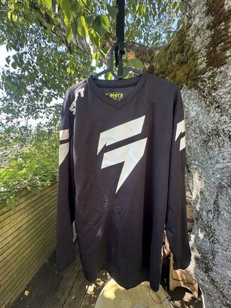 Shift  Trikot Langarm L schwarz 