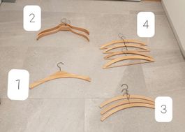 10 Kleiderbügel aus Holz