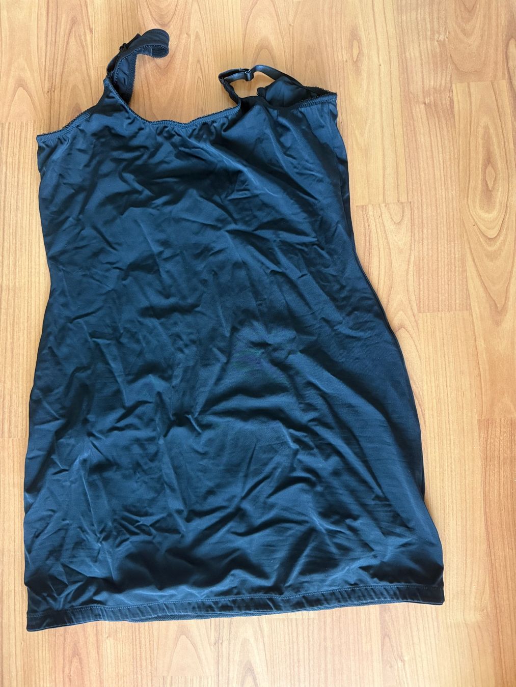 Sonstige Unterwäsche: Unterkleid Shapeware – Gebraucht aus Wängi von squirrelwoman