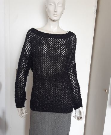 Schwarzer Strickpullover, locker gestrickt - perfekt für ...