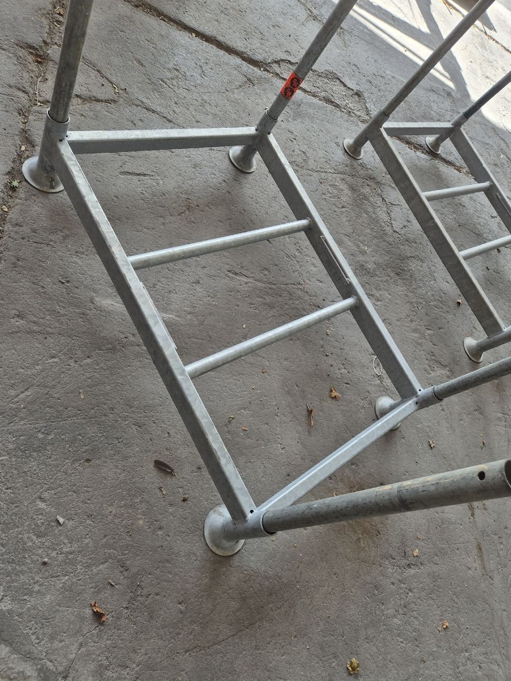Echafaudages: Transportgestelle 2stk  – D'occasion à Hedingen par oze_6gpj