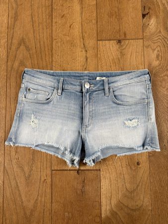 Kurze Jeansshorts in Grösse 158 Sommerlich & trendy