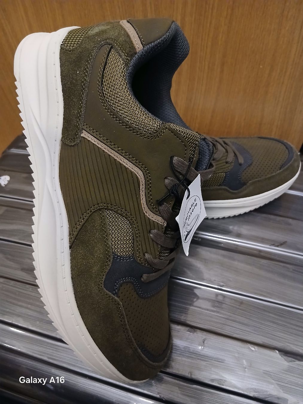 Herrenschuhe: Baskets Bull Boxer neuves jamais portées – Neu und originalverpackt aus Genève von Martinbng 4