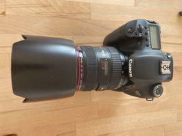 Canon EOS 7D mit 24-70 mm und Zubehör