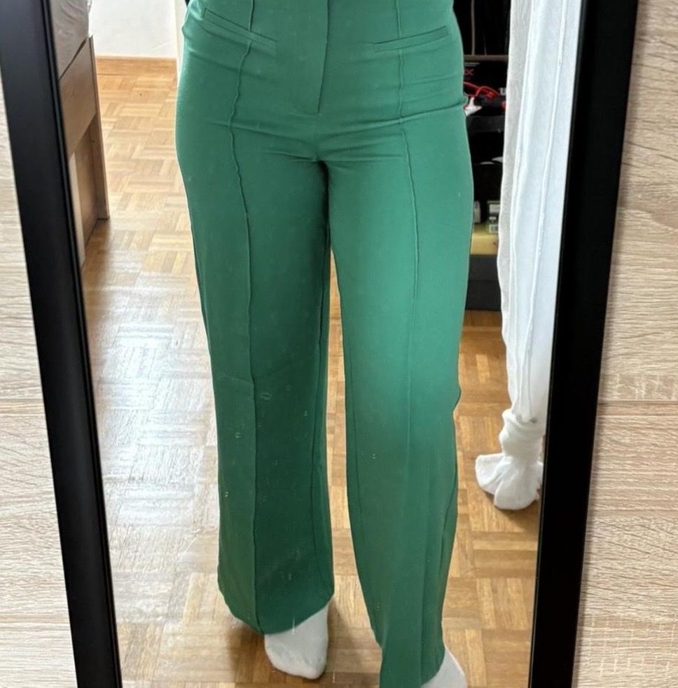 Pantaloni: pantalon vert costume  – Usato da Ardon venduto da loanneroch
