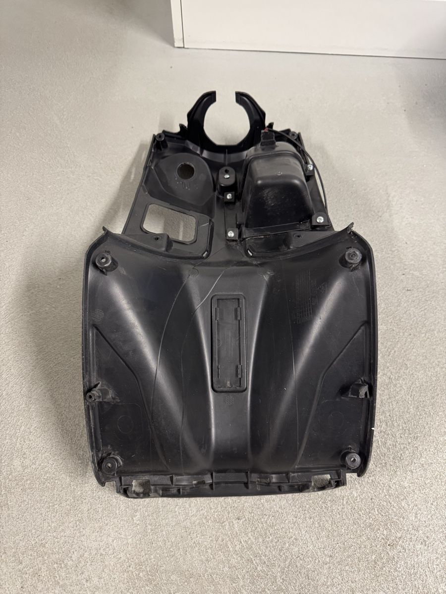 Next Electric Motors Accessori per altri veicoli: Next NX1 Beinschild mit USB – Usato da Au ZH venduto da Dragonetti01 2