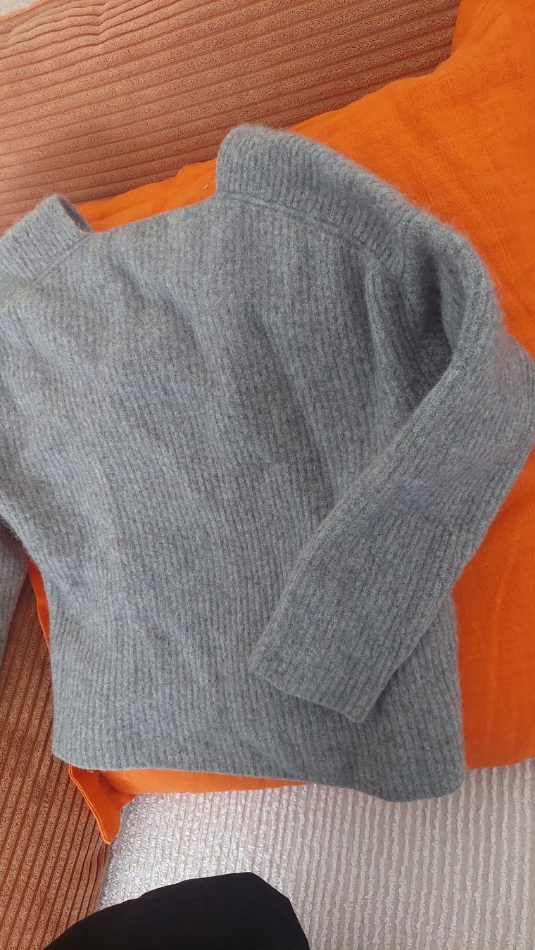 Maglioni & Felpe: Kashmir Pullover/eingelaufen – Difettoso da Basel venduto da O-MEGA 5