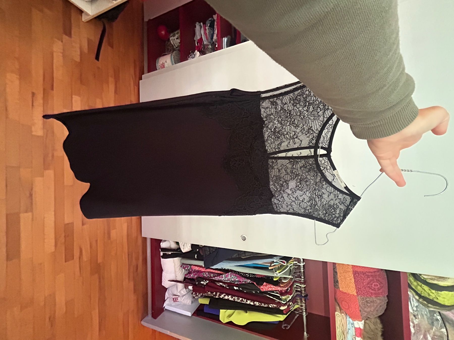 Intimissimi Vestiti: Elegantes Kleid – Usato da Kilchberg ZH venduto da Valentinastoira1 1