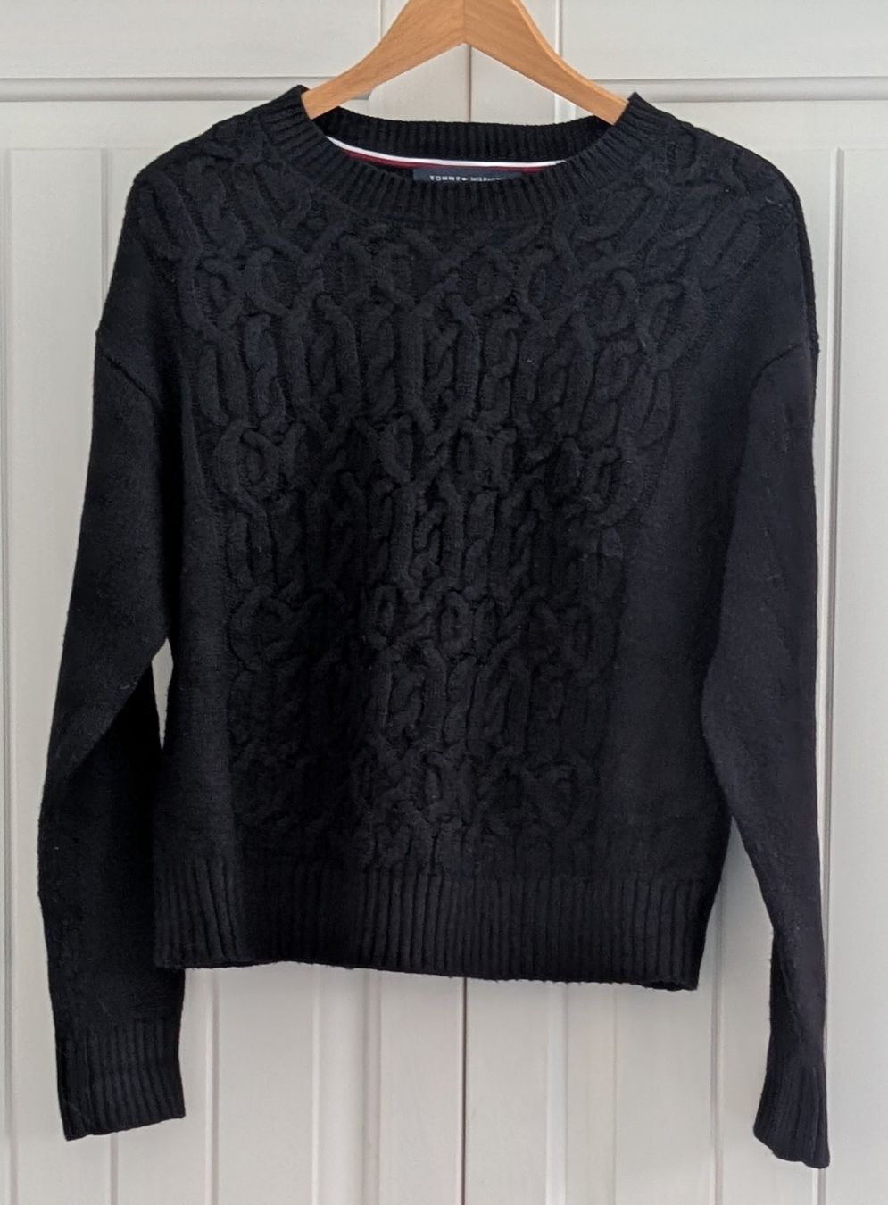 Tommy Hilfiger Pullover & Sweatshirts: schwarzer Strickpullover Tommy Hilfiger, Gr. S – Gebraucht aus Ermatingen von Hanni_und_Nanni 1