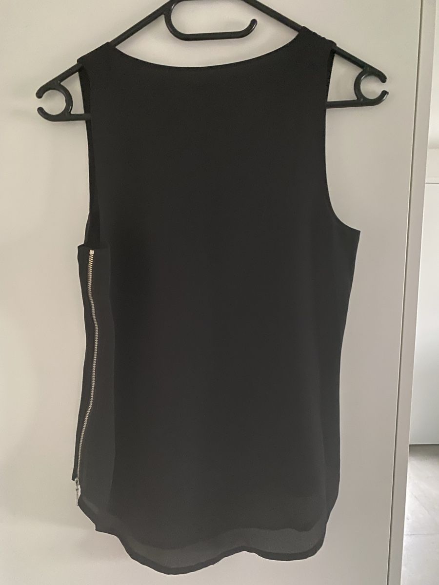 Guess Tops: schwarzes Top Guess – Gebraucht aus Täuffelen von simjo85 1