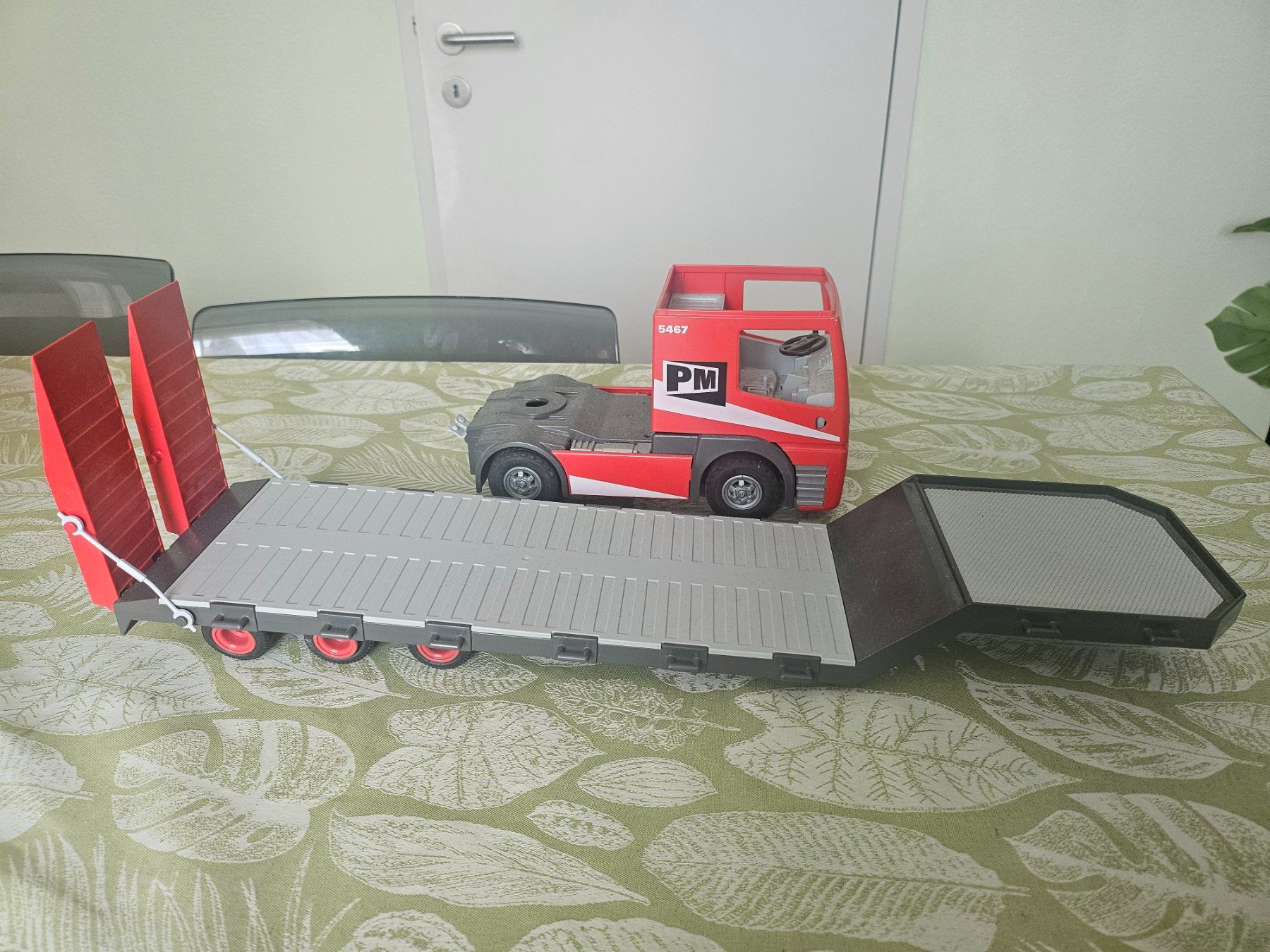 Playmobil Spielzeuge: Playmobil Schwertransporter – Gebraucht aus Zürich von Hardknock 2