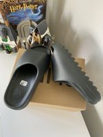 Yeezy Slide Dark Onyx Gr. 46