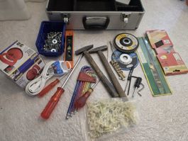 Werkzeugkoffer Aluminium mit div. Werkzeug, guter Zusta
