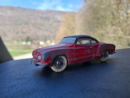 Vintage VW Karmann Ghia, rot, Dinky Toys / Meccano